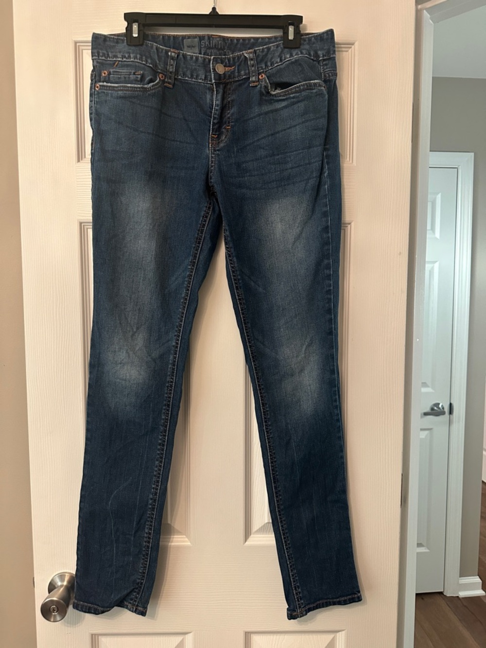 Mossimo Supply Co. Indigo Skinny Jeans 8R, fits like a 4